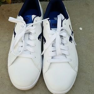 Puma classic sneakers size 6 kids